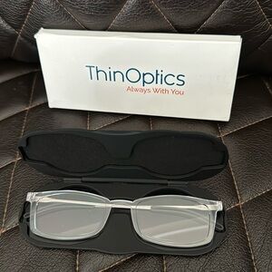 ThinOptics Gift Set | Frontpage Brooklyn + Universal Pod Rectangular